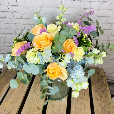 Oxfordshire-based wedding florist YouFloria offers DIY flower tips